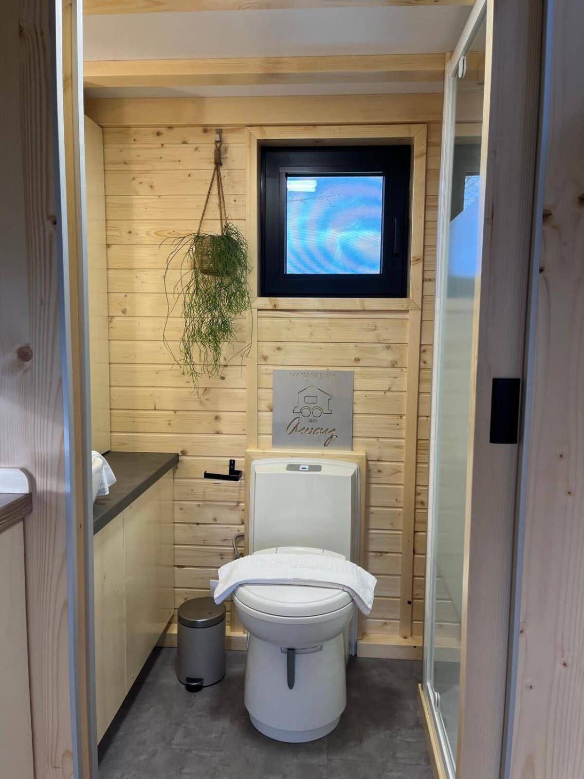 Lisi Grun Tiny House By Tiny Away Villa Sattledt Bagian luar foto