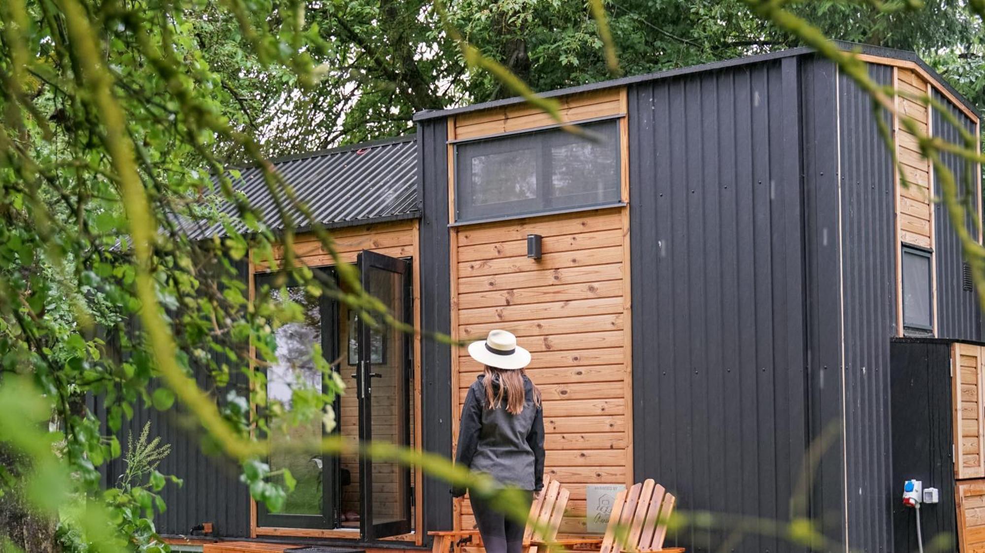 Lisi Grun Tiny House By Tiny Away Villa Sattledt Bagian luar foto